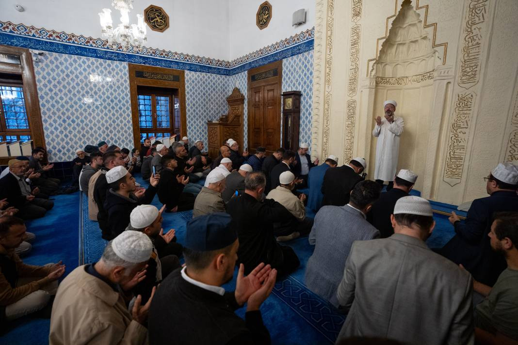 Şehitler ve Filistinliler için sabah namazında tüm camilerde dua edildi - Resim: 12